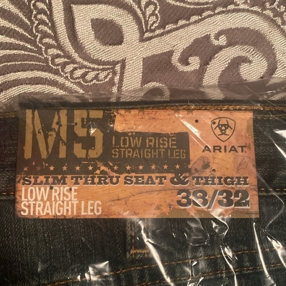 Low Rise straight leg Ariat Men’s Jeans.38/32 Slim thru seat and thigh - Picture 3 of 7